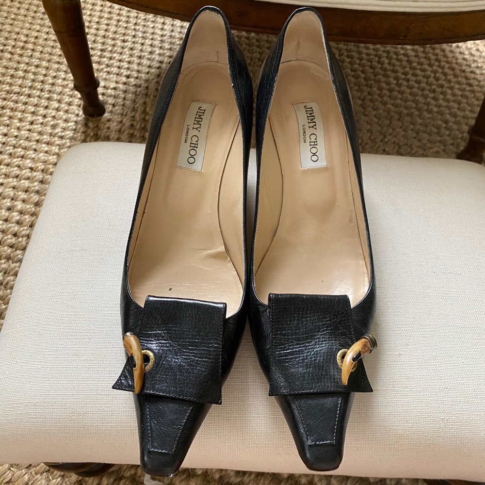 Jimmy Choo Pumps with horn detail pre-ownred 40 1:2